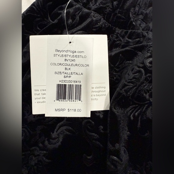 BEHOND YOGA Slim Racerback Cropped Tank + Beyond Yoga
Best Dressed Pant Sz Small - Picture 12 of 15